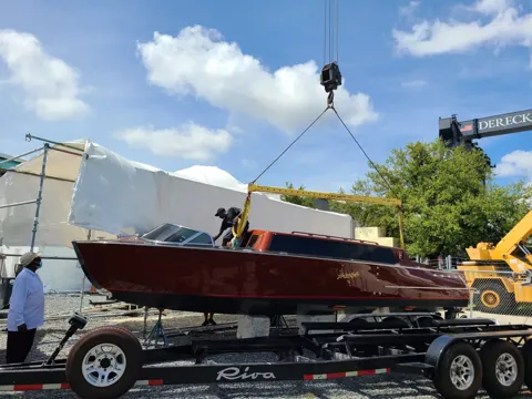 Crane handling a small boat